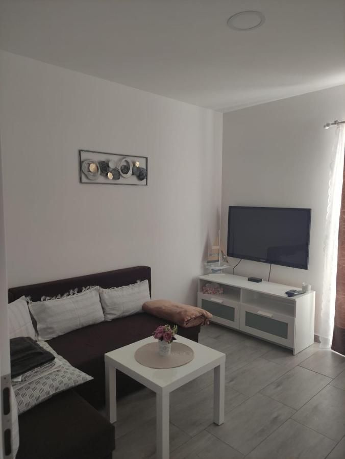 Apartmani Ima Rovanjska Luaran gambar