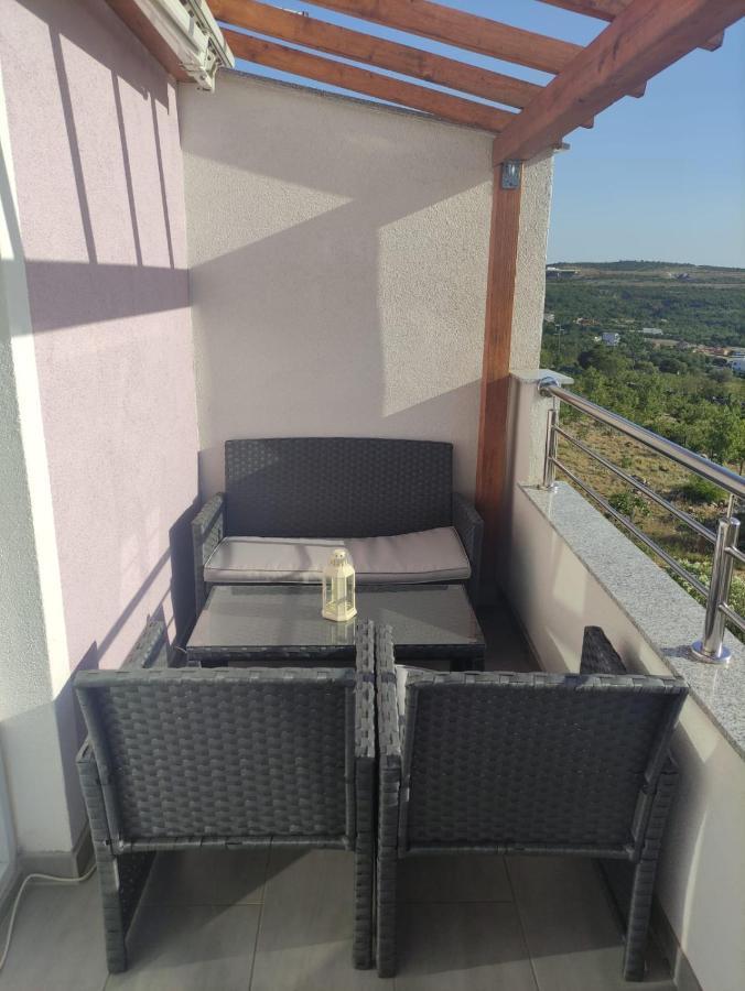 Apartmani Ima Rovanjska Luaran gambar