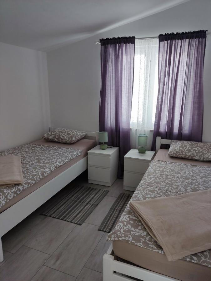 Apartmani Ima Rovanjska Luaran gambar
