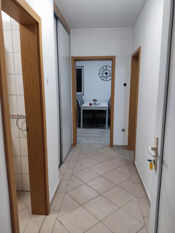 Apartmani Ima Rovanjska Luaran gambar