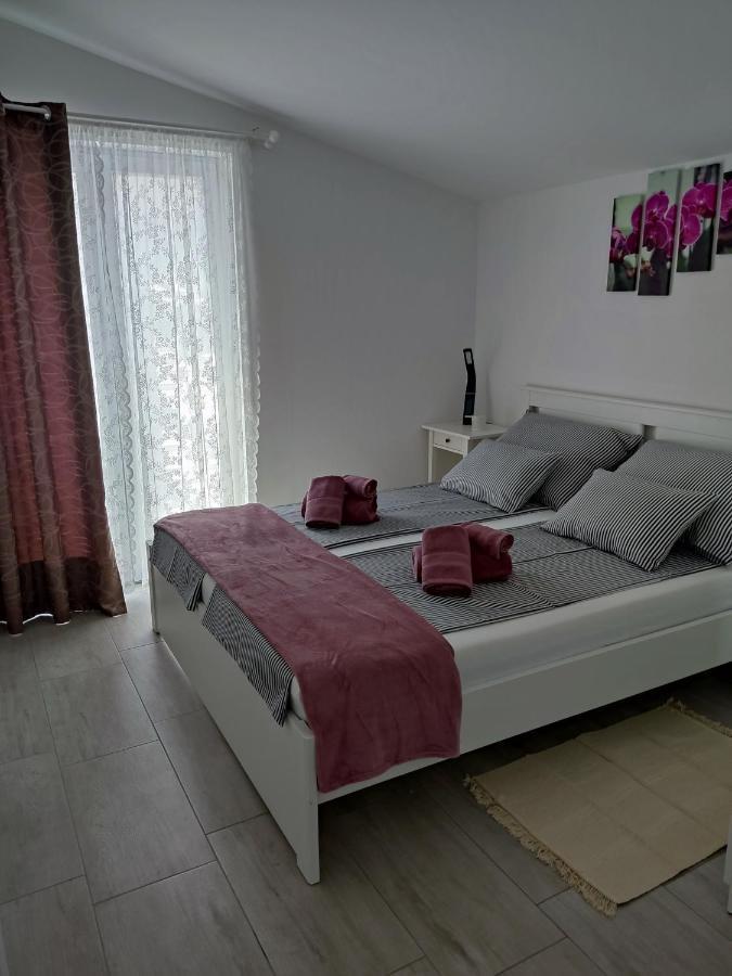 Apartmani Ima Rovanjska Luaran gambar